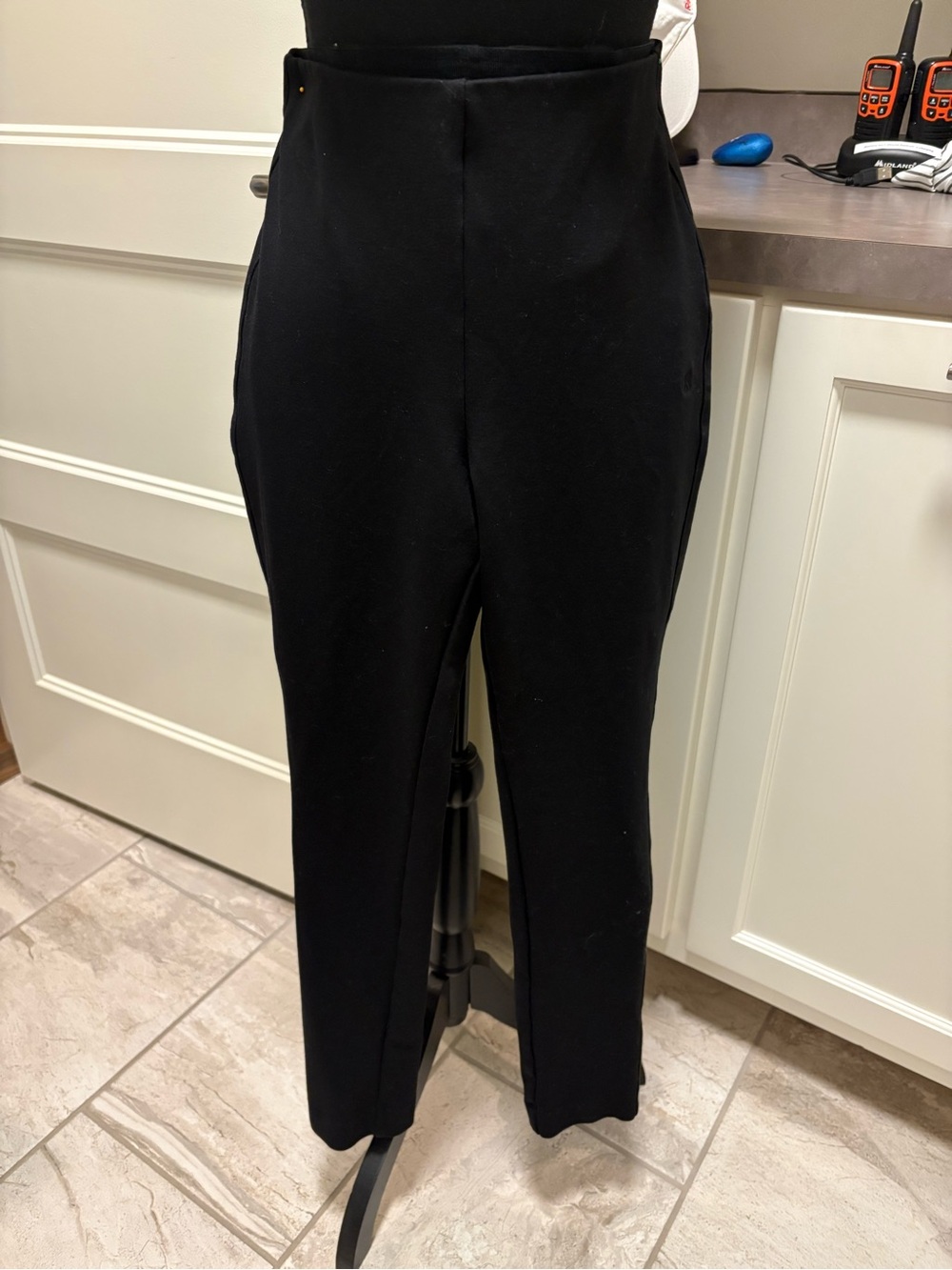 Calvin Klein Women's Black Cropped Tailored Pants